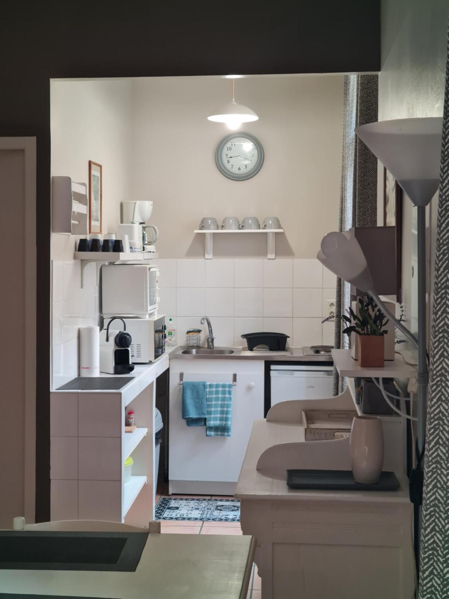 Le Prieure - Studios Jusqu'A 4 Personnes Villeneuve-lès-Béziers Eksteriør bilde