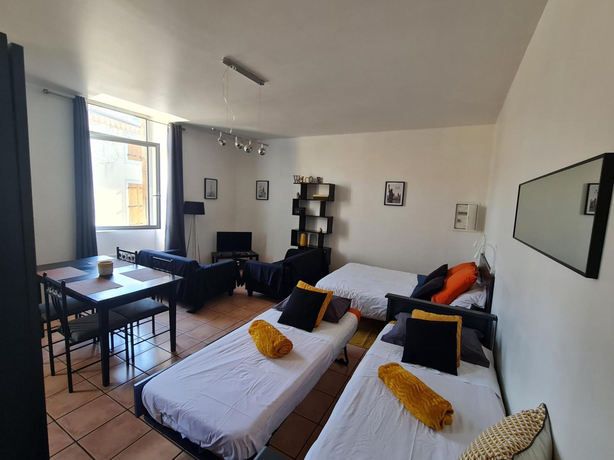 Le Prieure - Studios Jusqu'A 4 Personnes Villeneuve-lès-Béziers Eksteriør bilde