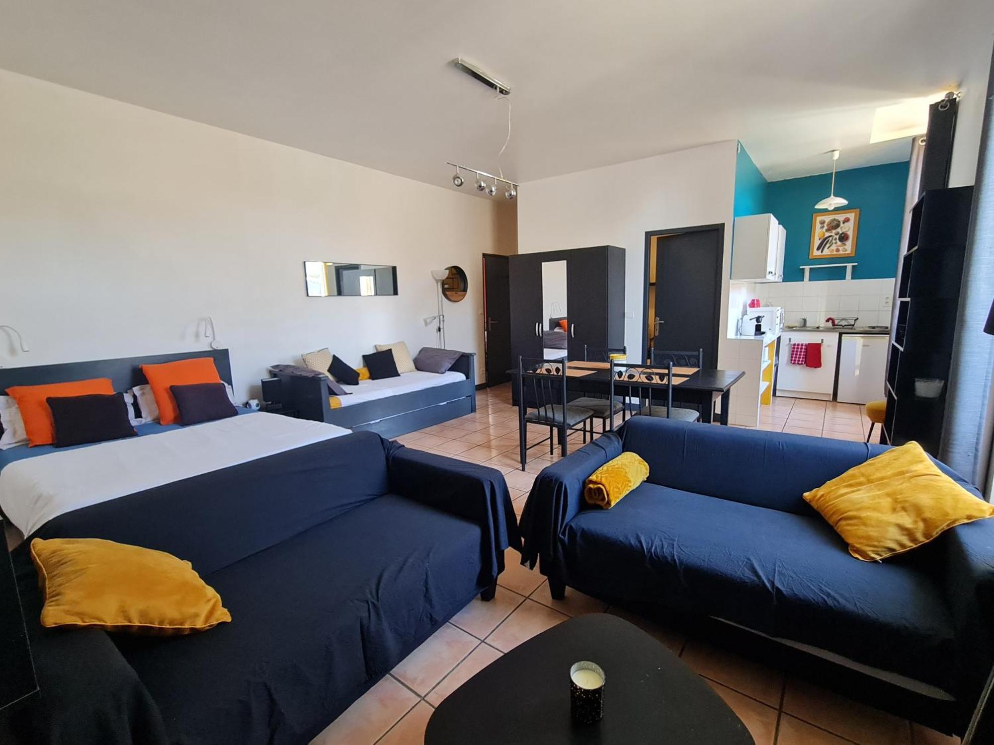 Le Prieure - Studios Jusqu'A 4 Personnes Villeneuve-lès-Béziers Eksteriør bilde