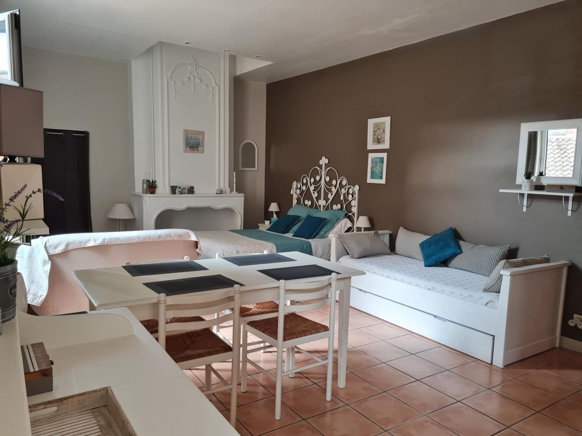 Le Prieure - Studios Jusqu'A 4 Personnes Villeneuve-lès-Béziers Eksteriør bilde