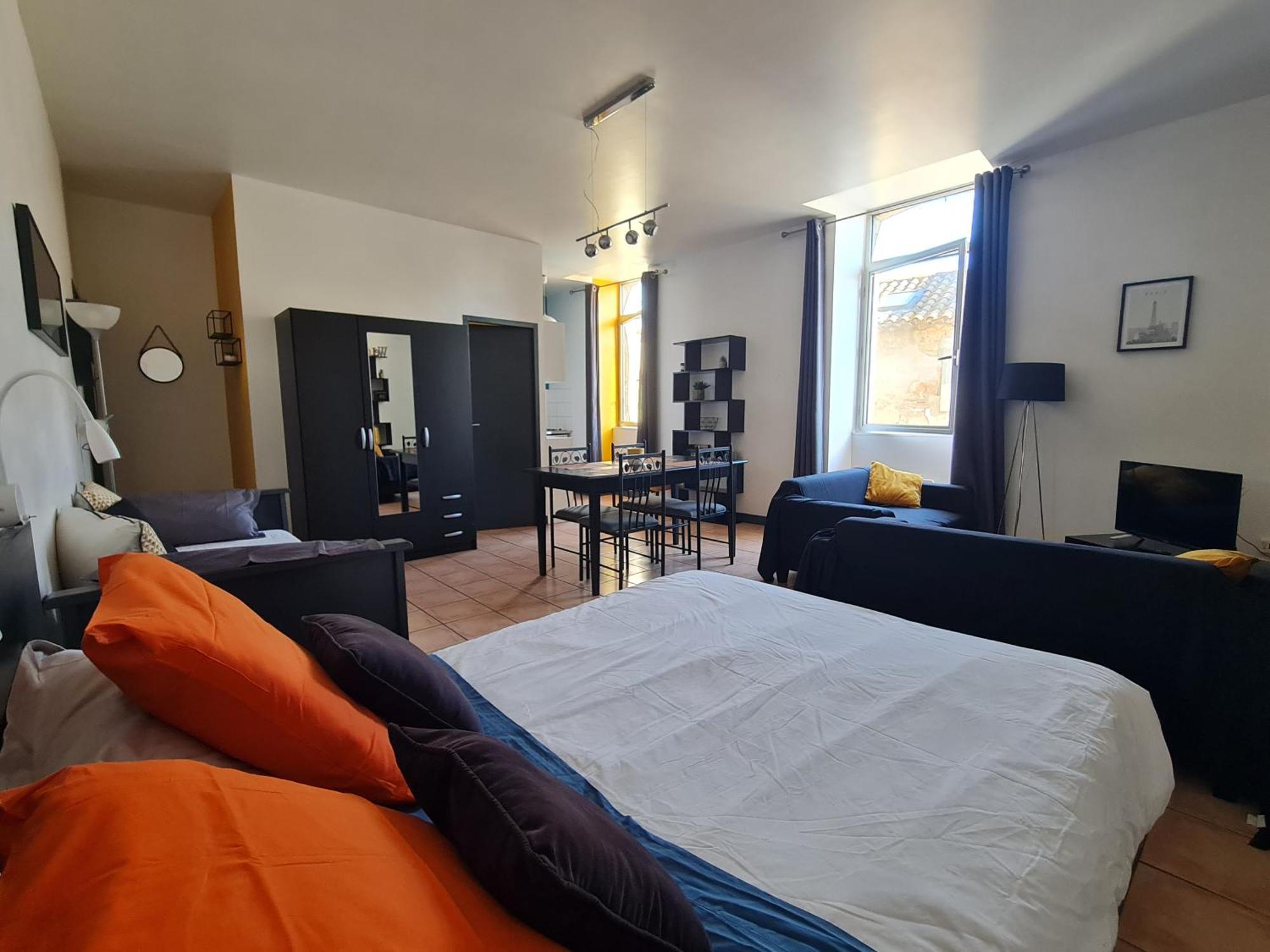 Le Prieure - Studios Jusqu'A 4 Personnes Villeneuve-lès-Béziers Eksteriør bilde